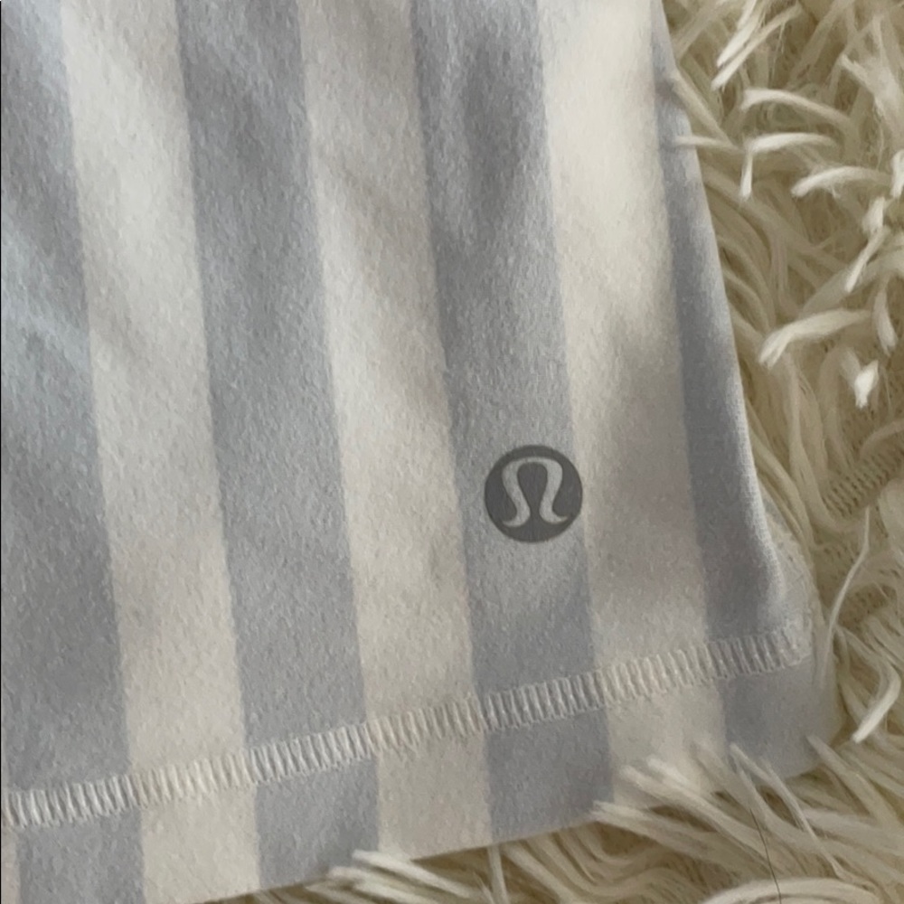 Lululemon V Neck Tank - Picture 6 of 10
